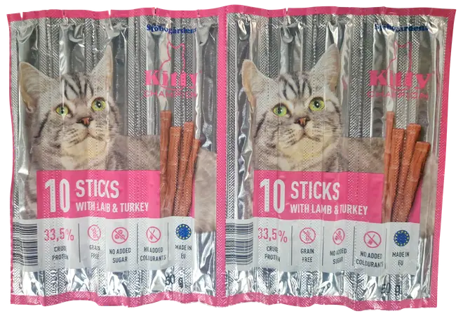 Pakke med 10 kattegodbid-stænger med lam og kalkun, 33,5% råprotein, kornfri, uden tilsat sukker eller farvestoffer, sølv og pink emballage med kattebillede, 50g.