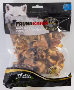Pose med Faunakram 100% naturlige svineørestrimler til voksne hunde. Tørrede, brune strimler i gennemsigtig emballage. Egnet til alle racer. Glutenfri, ægte kød, genluk.