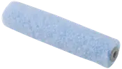 Lyseblåt malerrulle-refill med blød, tekstureret overflade og cylindrisk form. Til jævn påføring af maling på vægge og lofter. Passer til standard rullehåndtag.