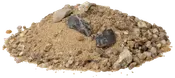 En bun blandet sand og grus med fint sand, småsten og flere større sten, velegnet til byggeri, haveanlæg eller blanding med cement til betonprojekter.