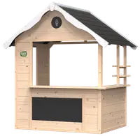 Trælegehus med åbent serveringsvindue, sort tag, tavlepanel og is-skilt. Perfekt til børns rolleleg, robust konstruktion, naturtræ finish, egnet til udendørs brug.