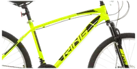 Ljusgul mountainbike med svarta detaljer, framgaffel med fjädring, rakt överrör och grova däck. Bekväm sadel och tydlig logotyp på ramen.