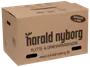 Solid flytte- og opbevaringskasse af pap med håndtag, mærket 'Harald Nyborg'. 4 mm tykkelse, trykte instruktioner og skrivefelt. Perfekt til opbevaring og flytning.