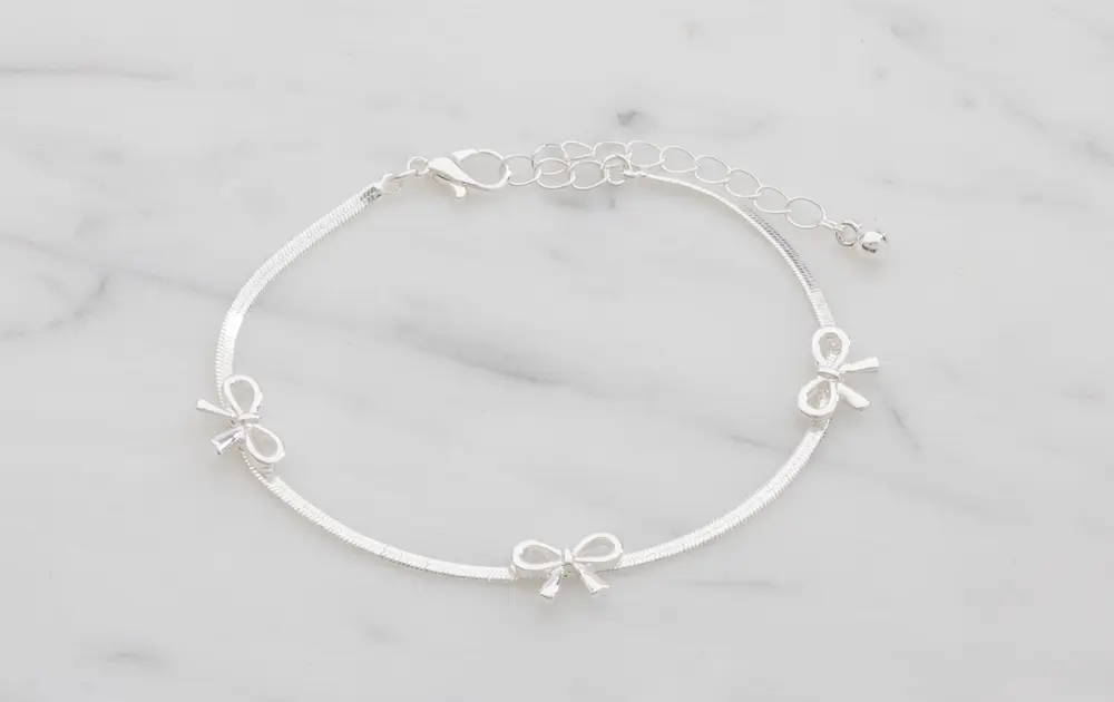 Armband med rosetter - silver