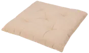 Kvadratisk beige sittdyna med knappar, mjukt tygöverdrag och tjock stoppning för komfort. Passar stolar, bänkar eller golv. Enkel, neutral stil som passar många inredningar.