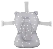 Grå babybadepude med hvidt stjernemønster, blød polstring, bjørneøre-design og justerbare stropper til sikker fastgørelse i badekar. Giver komfort og støtte til spædbørn.