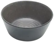 Mat sort keramisk skål med glat ydre og let tekstureret indre. Rund form, mellemstørrelse, ideel til suppe, gryn eller snacks. Moderne, minimalistisk design.