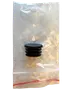 Sort plastprop med rillede sider, rund form, beregnet til indsætning i rørender. Leveres i gennemsigtig genlukkelig pose. Velegnet til møbler eller udstyrsbeskyttelse.