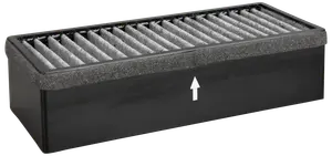 Rektangulært luftfilter med foldet gråt materiale, sort plastramme og skumkant. Har en pil, der angiver luftstrømsretning. Velegnet til HVAC-systemer eller luftrensere.