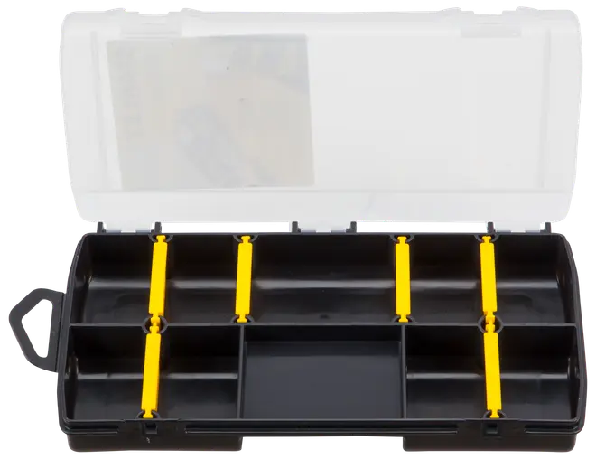 Sort plastorganizer med gennemsigtigt låg og flere rum adskilt af gule skillevægge, ideel til opbevaring af småting som værktøj, hobbyartikler eller fiskegrej.