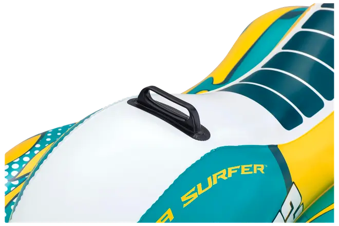 Uppblåsbar vattentub med robust svart handtag, turkos, gul och vit design samt texten "SURFER". Avsedd för bogsering bakom båt eller vattenlek.