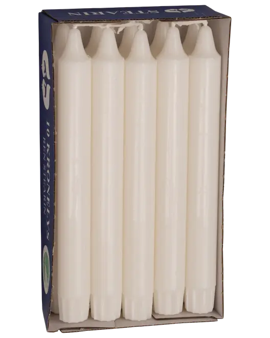 Æske med ti hvide, duftfri stagelys med spidse toppe. Velegnet til middagsbordet eller dekoration. Hvert lys er ens i størrelse og pænt arrangeret.