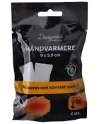 Förpackning med två handvärmare, 9 x 5,5 cm, aktiveras av luft, ger värme i upp till 6 timmar. Svart förpackning med orange detalj och produktbild.