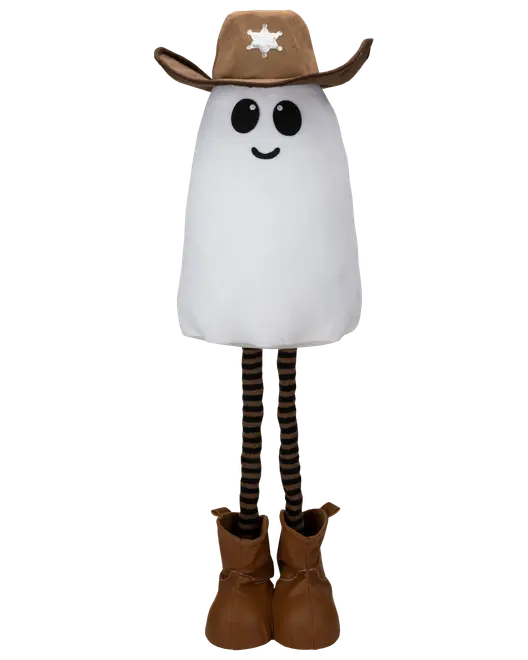 Plys spøgelsesfigur med brun cowboyhat og sheriffstjerne, sort-hvide stribede ben og brune støvler. Sød smilende ansigt, ideel til Halloween eller temadekoration.