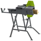 Metalsavbuk med grøn sikkerhedsafdækning, robust stel og justerbare holdere til fastgørelse af brænde under savning. Ideel til stabil og effektiv brændekløvning.