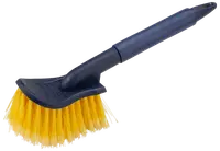 Skrubbebørste med langt, mørkeblåt håndtag og tætte gule børster. Ergonomisk greb for komfort, velegnet til rengøring af forskellige overflader. Holdbar plast, let og nem at bruge.