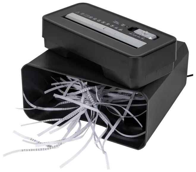 Sort papirmaskine med rektangulær beholder, fyldt med strimlede papirstykker. Har en topindgang til papir og kontrolknapper til betjening.