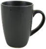 Lys blå keramikkop med stort håndtag, mat finish og sorte prikker over hele overfladen. Høj, cylindrisk form, ideel til varme drikke som kaffe eller te.