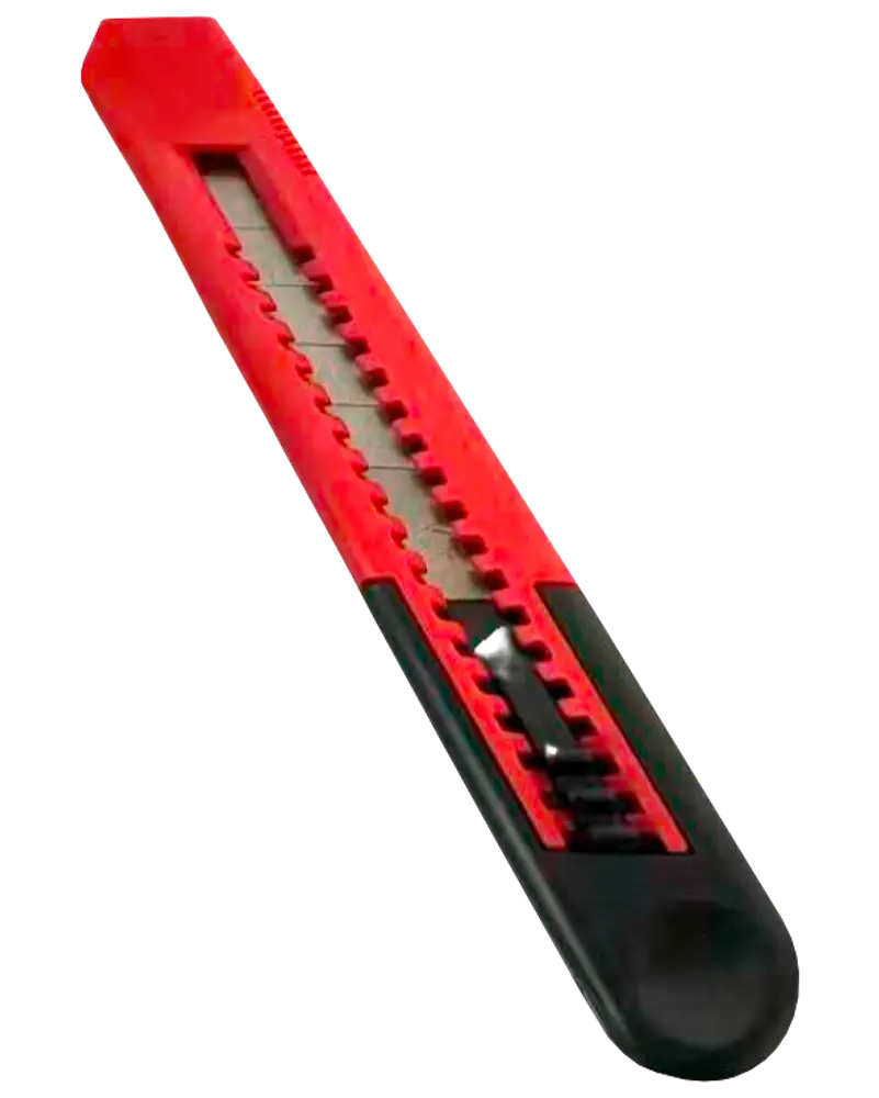 Rød og sort udtrækkelig hobbykniv med segmenteret snap-off-blad, plastkrop og tekstureret greb. Velegnet til præcis skæring af papir, pap og lignende materialer.