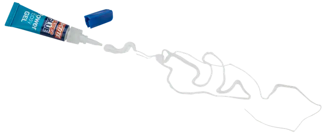 Tube med Loctite Super Glue Power Gel med blå låg, der dispenserer klar gel-lim. Egnet til præcis påføring på forskellige overflader. Kompakt og brugervenlig emballage.