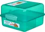 Firkantet, turkis plastik madkasse med sikker kliklås, indvendige rum til adskillelse af mad og gennemsigtigt låg. Velegnet til sandwich og snacks. Tåler opvaskemaskine og er BPA-fri.