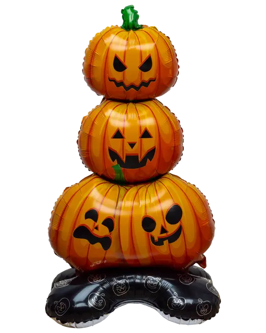 Uppblåsbar Halloween-dekoration med tre staplade orange pumpor med olika läskiga ansikten, på svart bas med vita pumpamönster. Tillverkad av glansigt, hållbart material.