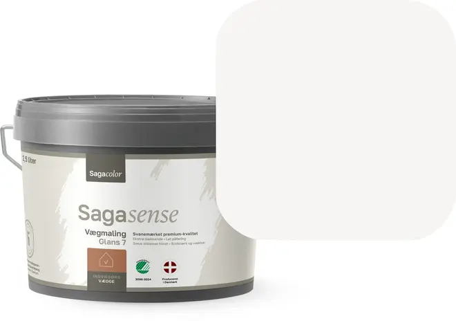 2,5 liters spand Sagacolor Sagasense vægmaling, halvmat finish, meget lys offwhite farve. Med miljømærker og gråt låg med bærehåndtag.