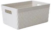 Rektangulær hvid plastkurv med flettet mønster, åben top og indbyggede håndtag på begge sider. Perfekt til opbevaring af husholdningsartikler eller kontorartikler.