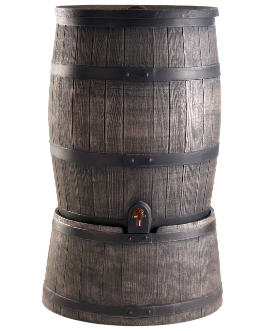 Stor regntønde med træstruktur, sorte metalbånd og lille tappehane nederst. Tøndedesign, velegnet til udendørs brug i haven.