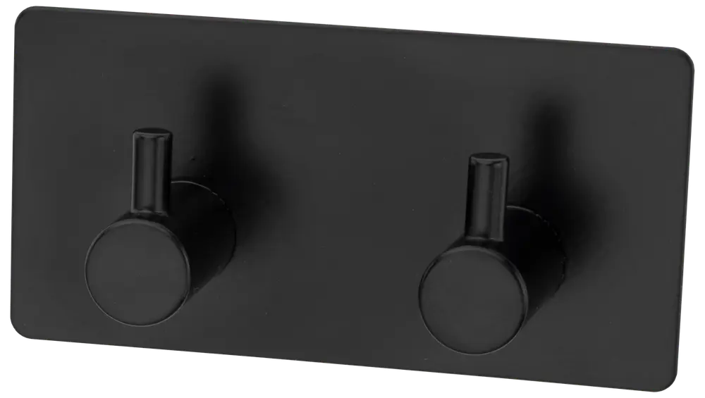 Matt svart väggmonterad dubbelkrok med rektangulär bas och två cylindriska krokar, perfekt för handdukar, morgonrockar eller accessoarer i badrum eller hall.