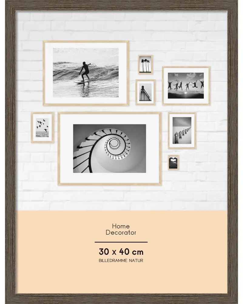 Fotoram i naturträ, 30 x 40 cm, passar för väggupphängning. Enkel design med tunn kant, perfekt för foton, konst eller affischer i ett modernt hem.