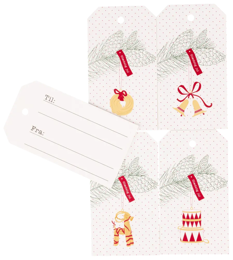 Set med julklappsetiketter med festliga illustrationer, grankvistar och texten "Glædelig jul". Utrymme för mottagare och avsändare. Hål för att fästa på paket.