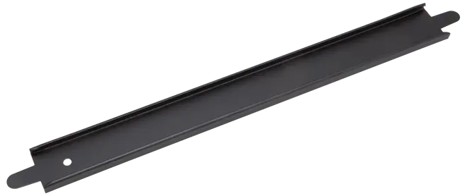 Svart metallpanel för rackmontering, 1U-storlek, täcker oanvända rackplatser för bättre luftflöde och organisation i server- eller nätverksrack.