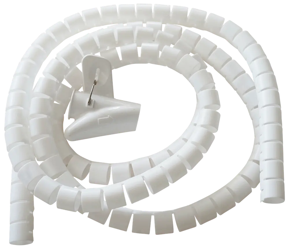 Hvid spiral kabelstyringsslange med medfølgende klipværktøj, designet til at organisere og samle flere kabler. Fleksibel plast, velegnet til hjemmet eller kontoret.