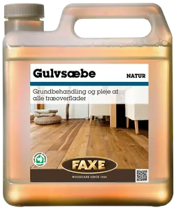 FAXE Gulvsæbe Natur, 5-liters plastdunk, til grundbehandling og pleje af alle træoverflader. Egnet til indendørs brug, bevarer træets udseende, nem hældetud, skruelåg.