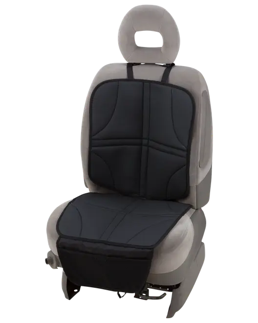 Sort polstret autosædebetræk med kontur-syninger, beskytter sæde og ryglæn. Har justerbare stropper for sikker pasform og forlænget frontklap for ekstra dækning.