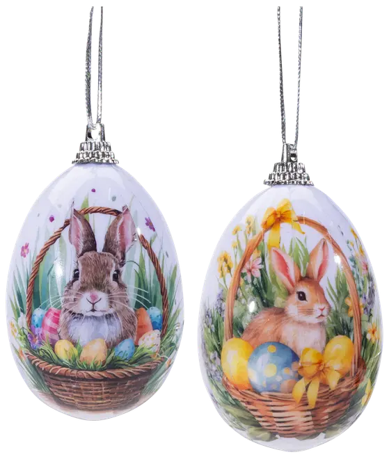 Två äggformade prydnader med målade kaniner i korgar, omgivna av färgglada påskägg och vårblommor, båda med silverfärgad upphängningsögla.