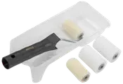 Malerullesæt med sort håndtag, fire udskiftelige ruller og en hvid plastikbakke. Velegnet til glatte og halvglatte overflader, perfekt til små malerprojekter og reparationer.
