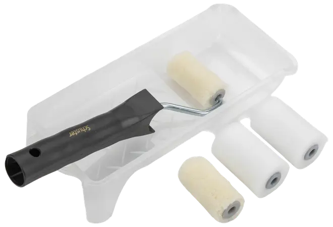 Mini malerrullesæt med sort håndtag, fire udskiftelige skumruller og hvid plastikbakke. Perfekt til små malerprojekter og reparationer på glatte overflader.