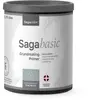 Saga basic grundmaling til indendørs træ og metal, 0,75 liter. Høj kvalitet, let påføring, god vedhæftning, produceret i Danmark. Grå låg, hvid etikette med information.