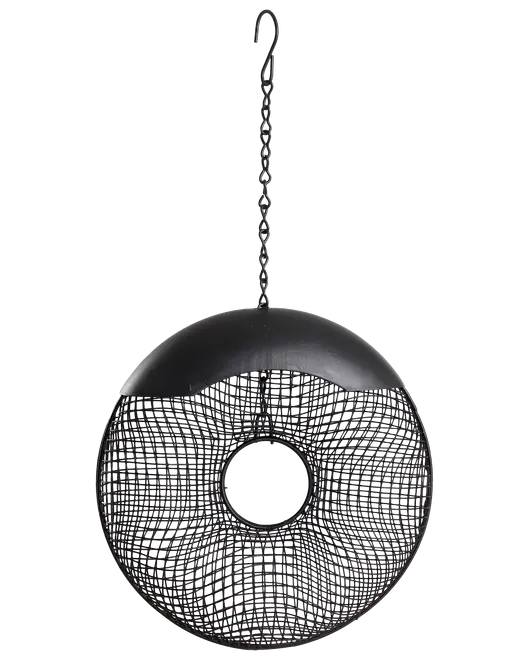 Rund sort fuglefoderautomat i metal med netkrop, centralt hul og solidt topdække. Leveres med ophængskæde og krog til nem montering udendørs.