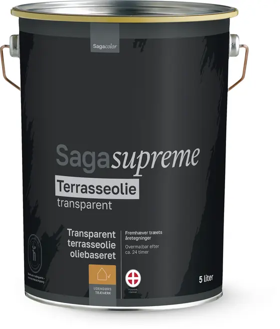 5 liters metalspand med Saga Supreme transparent terrasseolie, oliebaseret, til udendørs træværk. Sort etiket med produktinformation, metalhåndtag og guldfarvet låg.