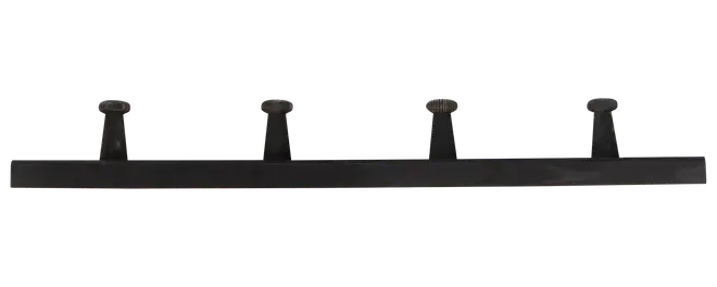 Sort vægmonteret knagerække i metal med fire solide kroge formet som jernbanes alert. Industrielt design, ideel til jakker, hatte eller tasker. Robust og stilfuldt tilbehør.
