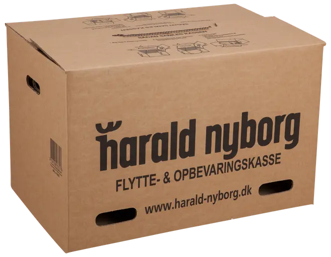 Brun papkasse til flytning og opbevaring med sort trykt logo, bærehåndtag i siderne og samlevejledning på låget. Velegnet til pakning, flytning eller opbevaring.