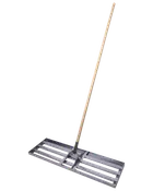 Gräsmatteutjämnare med trähandtag