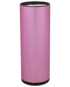 Hög, cylindrisk rosa termosmugg med matt yta, svart kant och botten. Passar för varma eller kalla drycker, modern och minimalistisk stil.