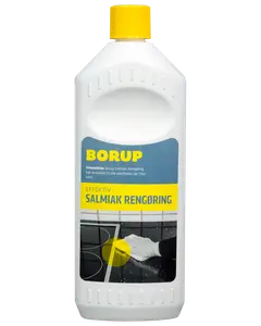 Hvid plastflaske med gult låg, mærket 'Borup Salmiak Rengøring'. Velegnet til rengøring af alle vandtålelige overflader. Blå og gul etiket med rengøringsvejledning og billede af komfur.