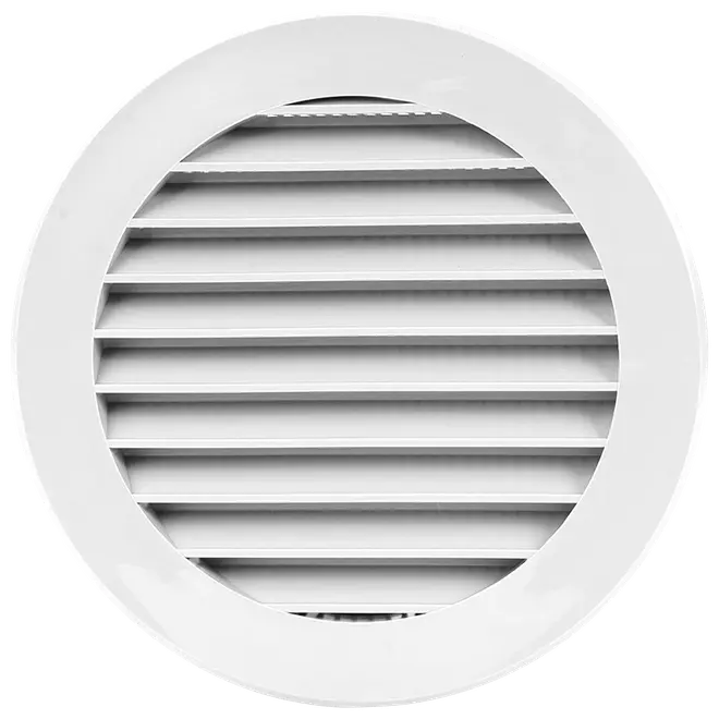 Rundt hvidt plast ventilationsdæksel med horisontale lameller, velegnet til væg- eller loftmontering. Moderne og enkel stil til effektiv luftcirkulation.