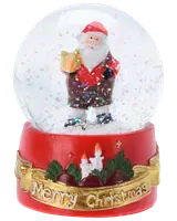 Julig snöglob med tomtefigur som håller ett paket. Glitter inuti. Röd bas dekorerad med ljus, grönska och ett gyllene "Merry Christmas"-band.