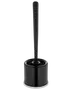 Sort toiletbørste med langt ergonomisk håndtag og cylindrisk holder, vist isoleret på hvid baggrund.